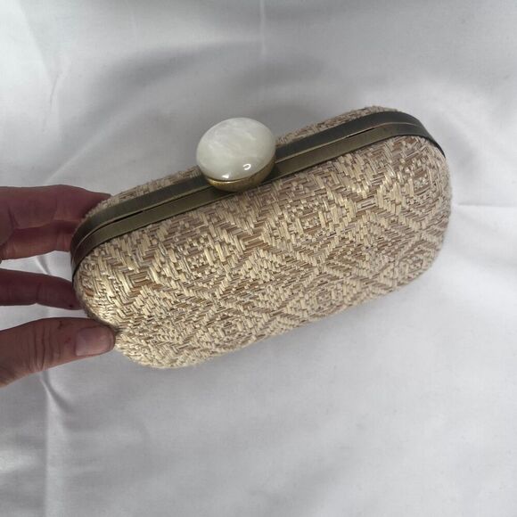 Urban Expressions Large Pearl Clasp Straw Rattan Crossbody Clutch‎ - Picture 9 of 9